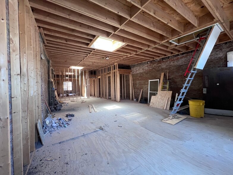 More Photos Of 414 S Main St, Memphis Storefront Retail Office For Sale