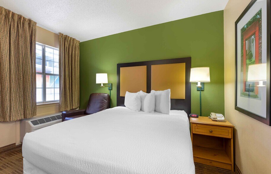 More Photos Of 1601 River Run, Fort Worth Hotel For Sale