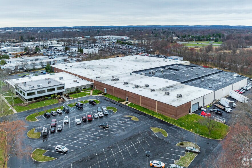 More Photos Of 240-260 W Nyack Rd, West Nyack Warehouse For Lease