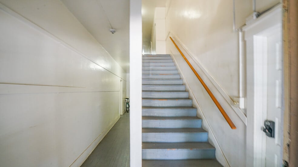 More Photos Of 2617 Jeffries Ave, Los Angeles Apartments For Sale