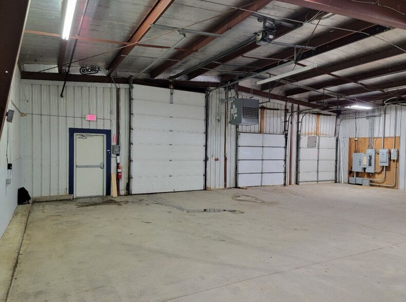 More Photos Of 2486-2498 State Route 12B, Hamilton Warehouse For Lease