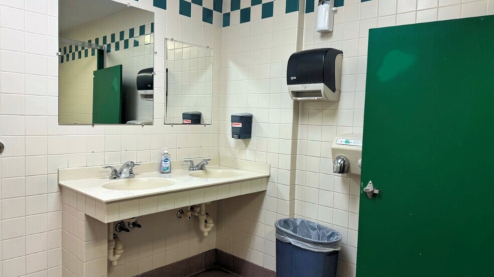 More Photos Of 630 S Frontage Rd, Wisconsin Dells Fast Food For Sale