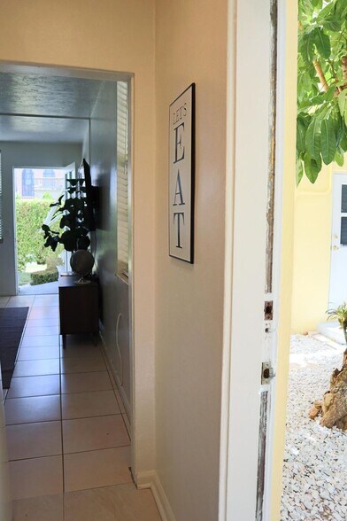 More Photos Of 172 N County Rd, Palm Beach Apartments For Sale