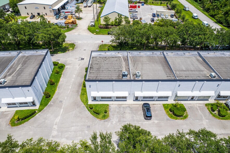 More Photos Of 1605-1613 91st Ct, Vero Beach Light Manufacturing For Sale