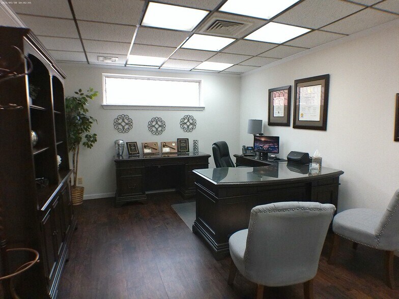 More Photos Of 603 N 8th St, Killeen Office For Sale