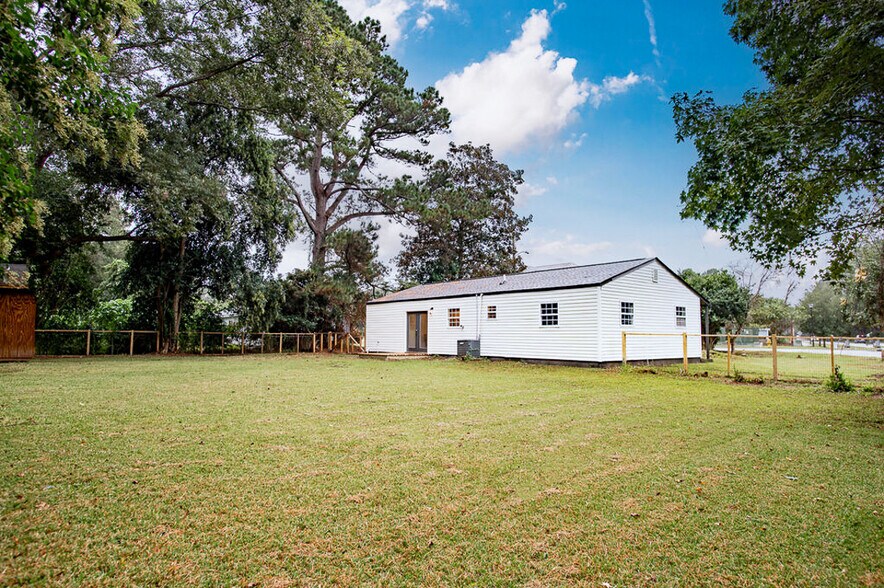 More Photos Of 1733 Main Rd, Johns Island Office For Sale