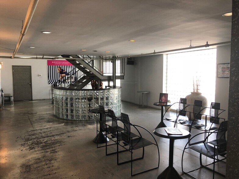 More Photos Of 3485 S La Cienega Blvd, Los Angeles Storefront For Lease