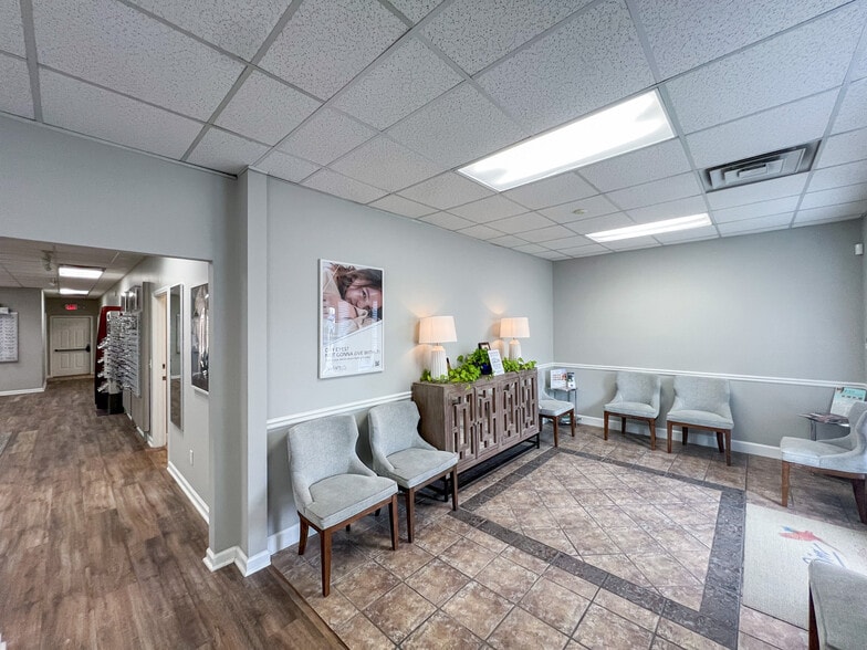 More Photos Of 200 Canyon Park Dr, Pelham Office For Lease