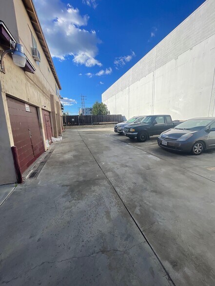 More Photos Of 16037 Gault St, Van Nuys Apartments For Sale