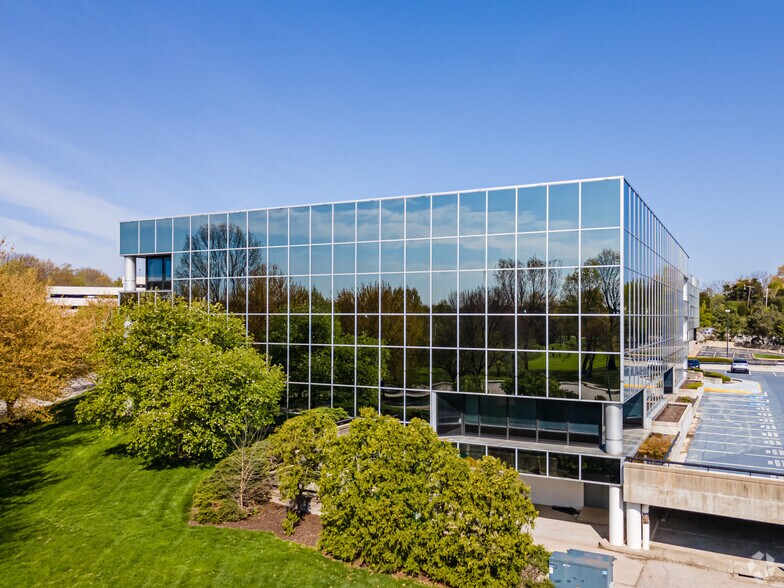 More Photos Of 1300 E 104th St, Kansas City Medical For Lease