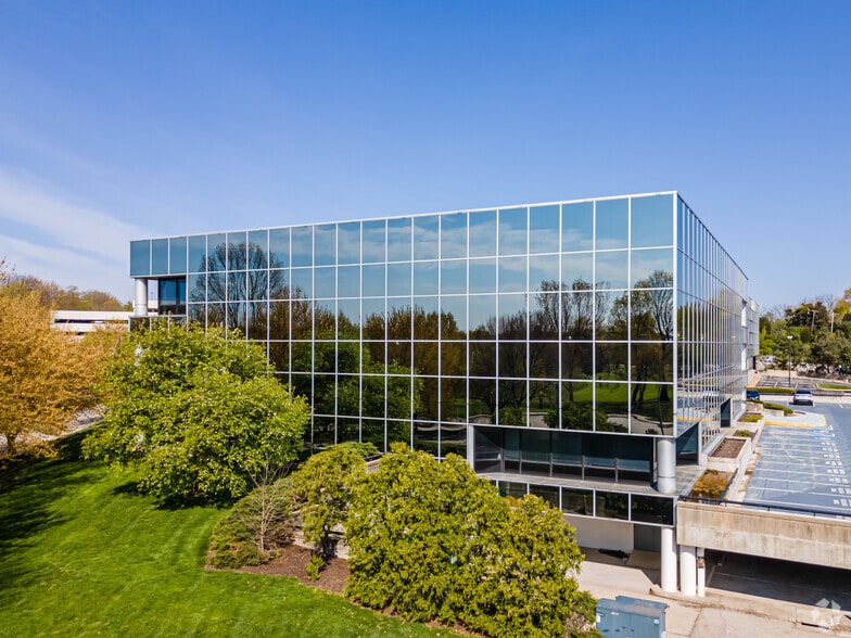 More Photos Of 1300 E 104th St, Kansas City Medical For Sale