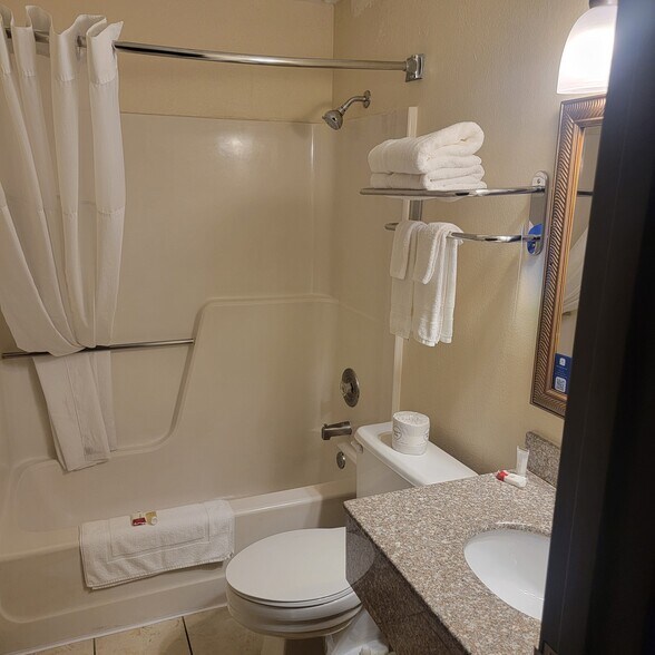 More Photos Of 3040 5th Ave S, Fort Dodge Hotel For Sale