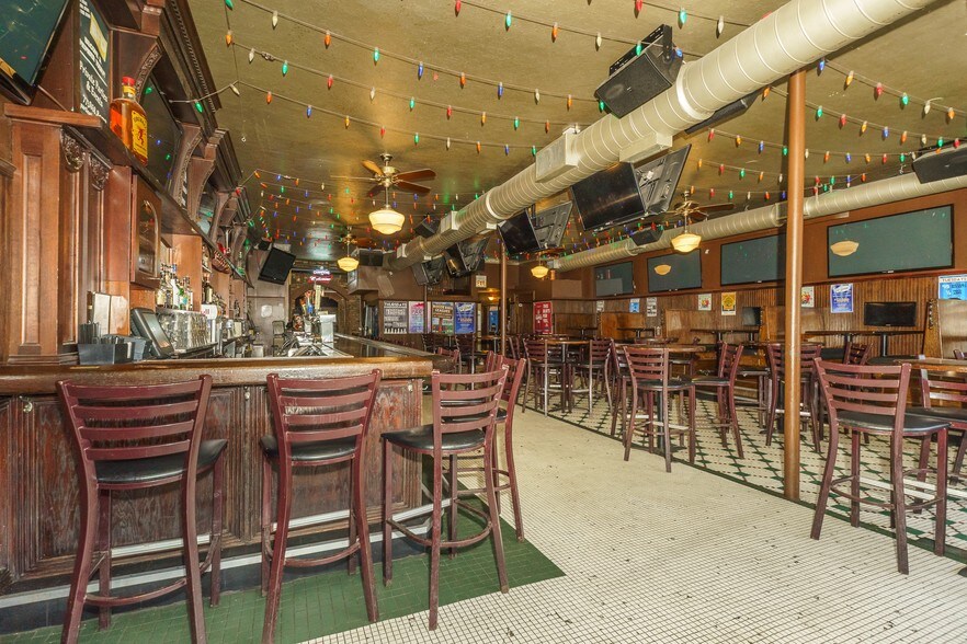 More Photos Of 948-952 W Webster Ave, Chicago Storefront Retail Residential For Sale