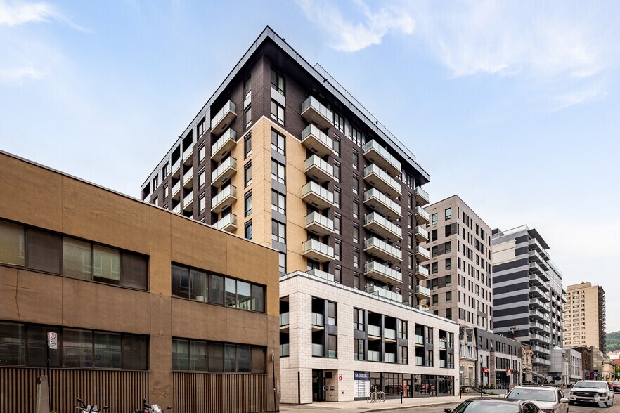 More Photos Of 1184 Rue Crescent, Montréal Storefront Retail Office For Sale