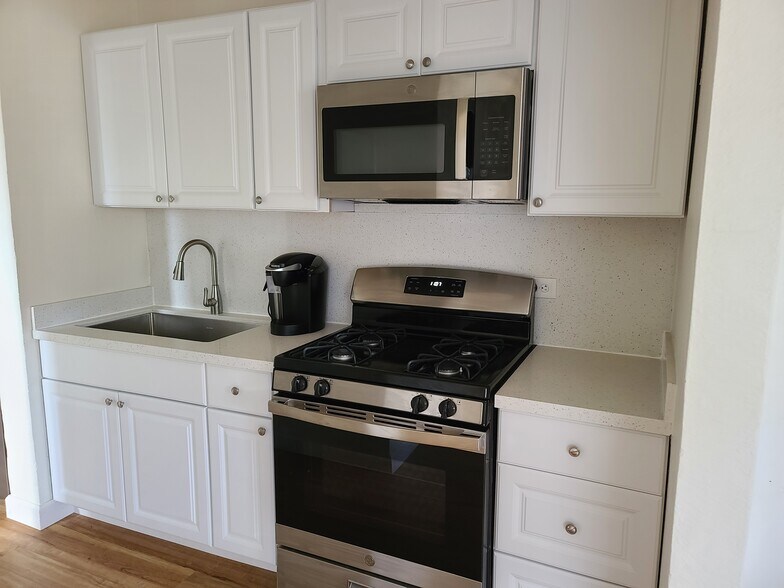 More Photos Of 5054 El Portal Dr, El Sobrante Office For Lease