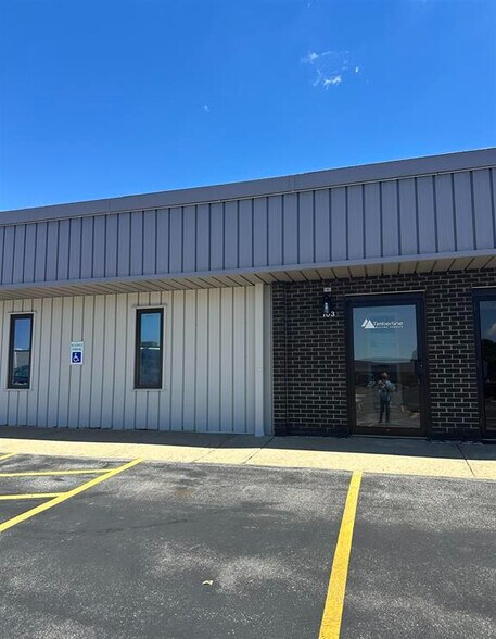 More Photos Of 1605 W Candletree Dr, Peoria Office For Sale