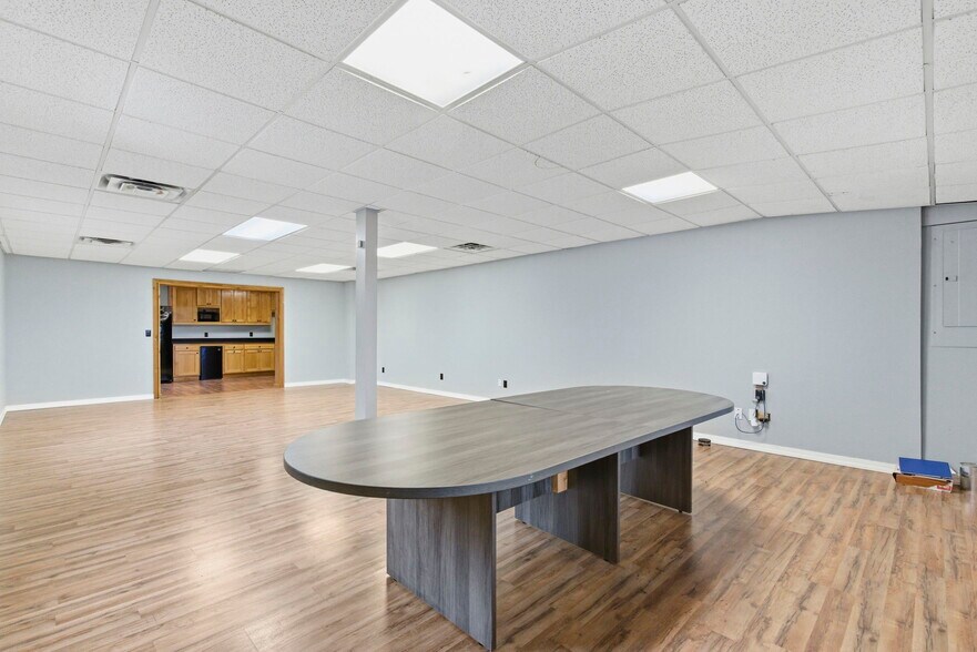 More Photos Of 805 Main St, Cassville General Retail For Sale