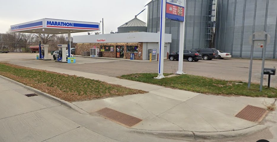More Photos Of 19 Main Ave, Gaylord General Retail For Sale