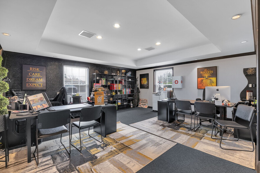 More Photos Of 10455-10499 N College Ave, Carmel Office For Sale