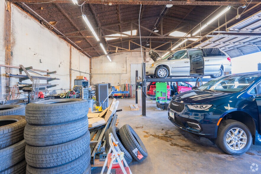 More Photos Of 2108 N Beach St, Haltom City Auto Repair For Sale