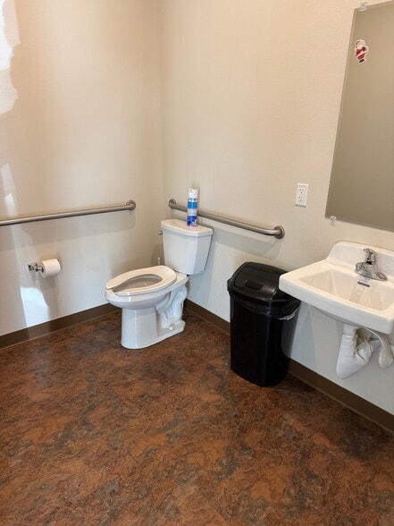 More Photos Of 1214 E Venice Ave, Venice Unknown For Lease