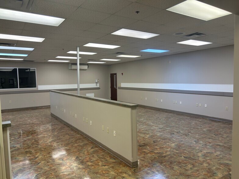 More Photos Of 435 E Columbia St, Springfield Medical For Lease