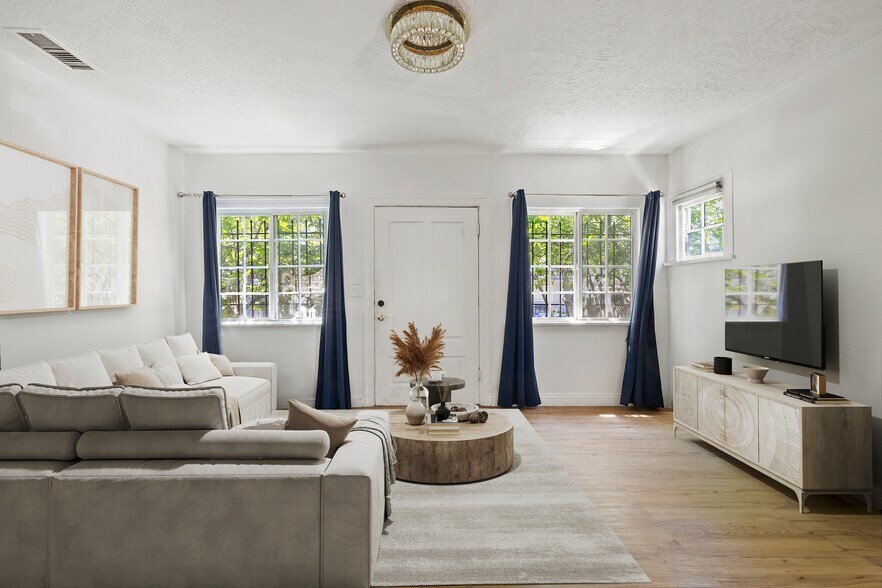 More Photos Of 1514 La Baig Ave, Los Angeles Land For Sale