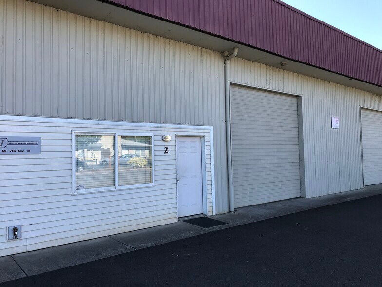 More Photos Of 4224 W 7th Ave, Eugene Service For Lease