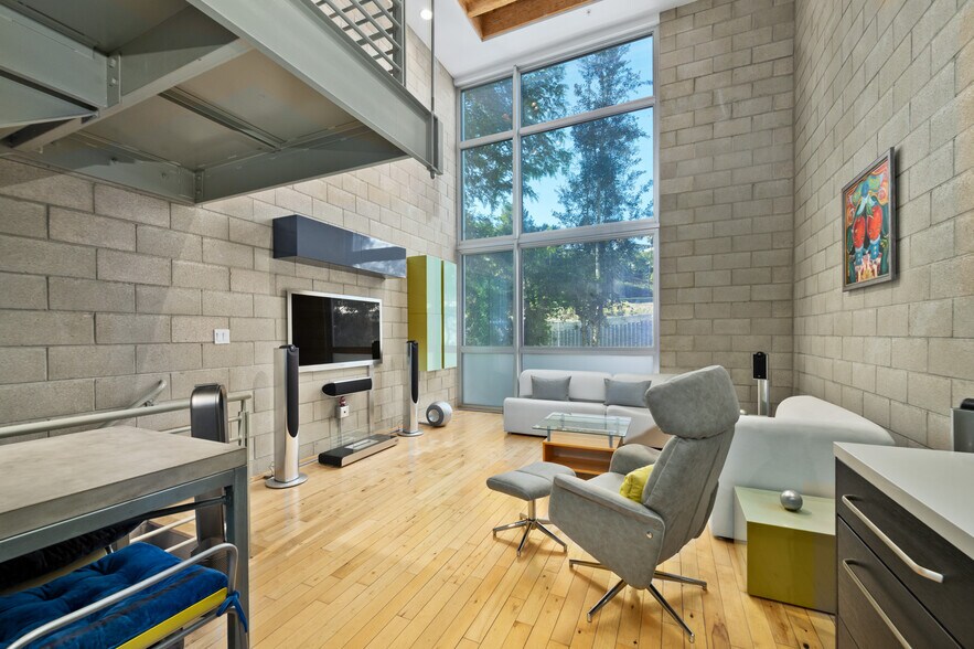 More Photos Of 3450 Cahuenga Blvd W, Los Angeles Office Residential For Lease
