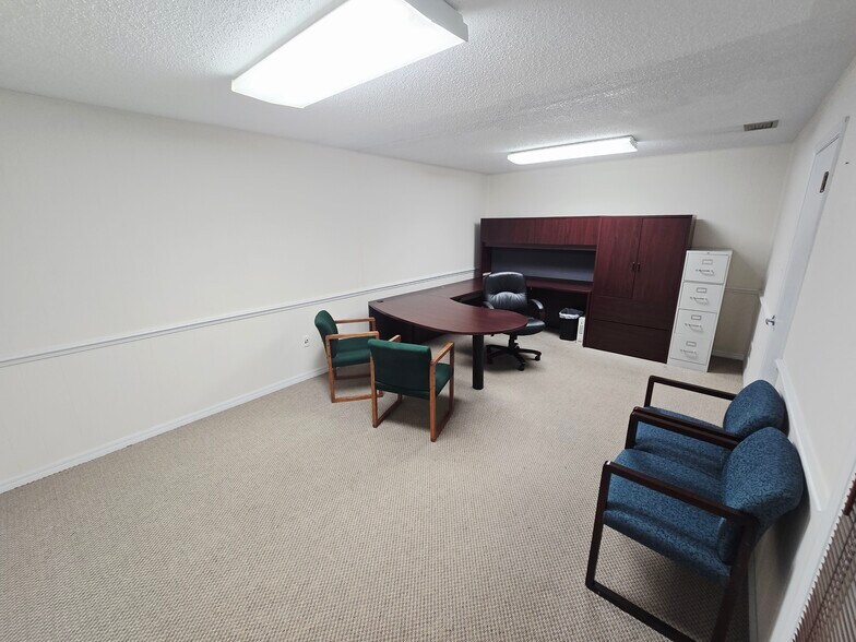 More Photos Of 437-443 Gaston Foster Rd, Orlando Office For Sale