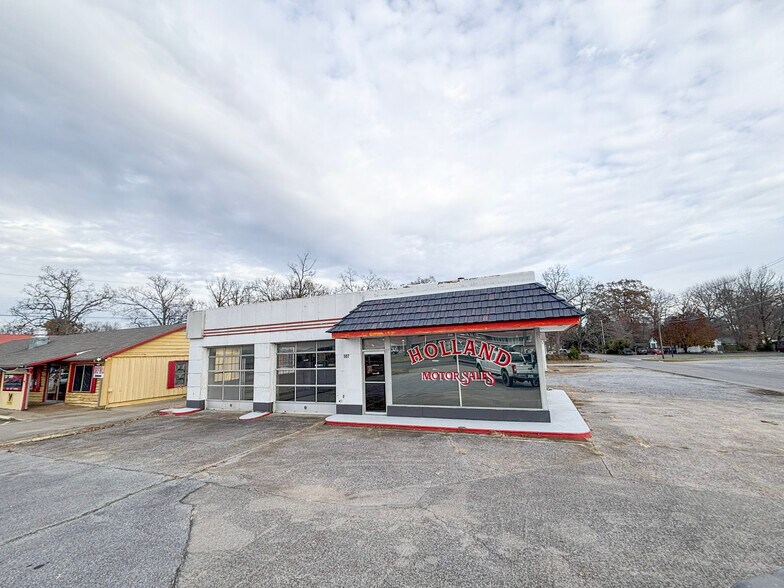 More Photos Of 507 S 12th St, Murray Flex For Sale