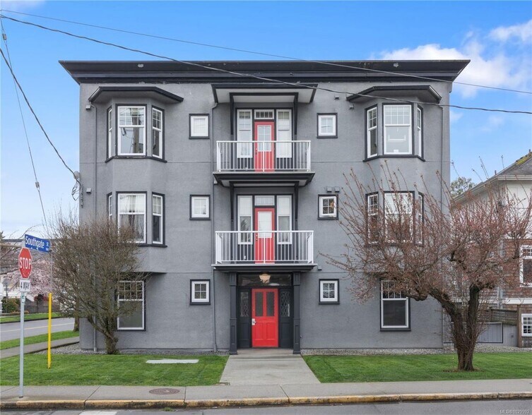 Primary Photo Of 421 Vancouver St, Victoria Apartments For Sale