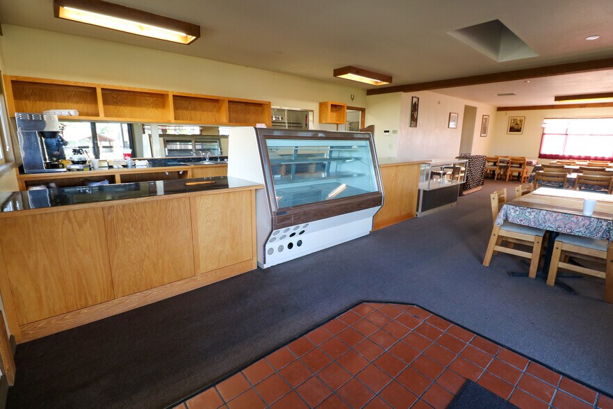 More Photos Of 1455 Oregon, Bandon Restaurant For Sale