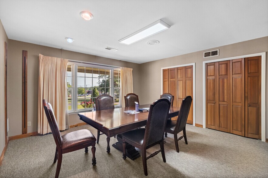 More Photos Of 1400 Locust st, Stilwell Office Residential For Sale