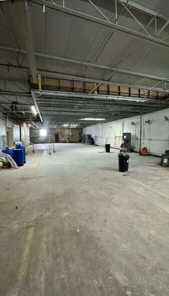 Primary Photo Of 8915-8925 Northend Ave, Ferndale Warehouse For Lease