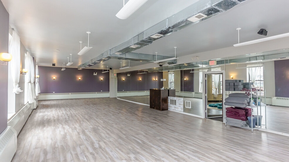 More Photos Of 101-107 N Oak Park Ave, Oak Park General Retail For Sale