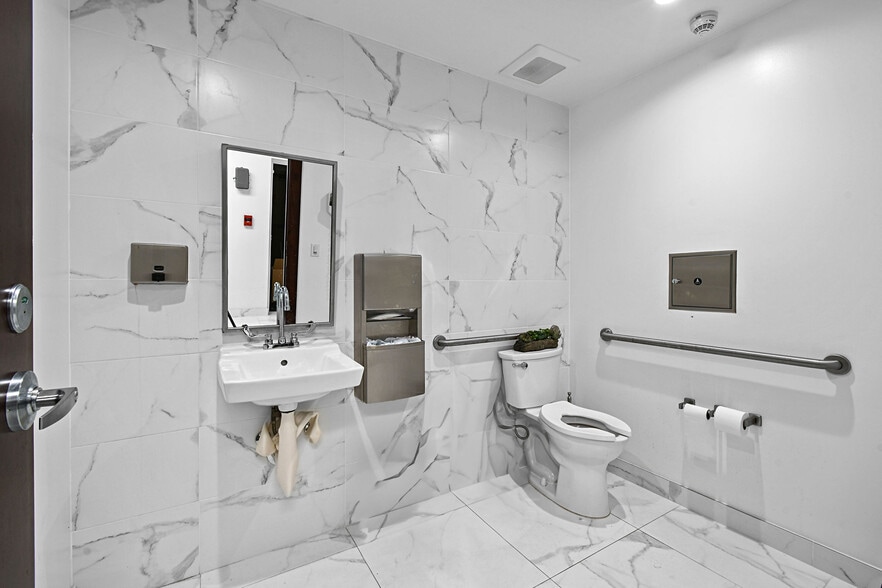 More Photos Of 321 L A Kirksey St, West Palm Beach Medical For Sale