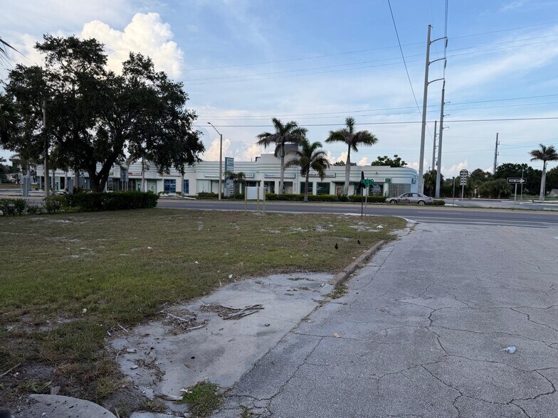 More Photos Of 408 Avenue E, Fort Pierce Land For Sale