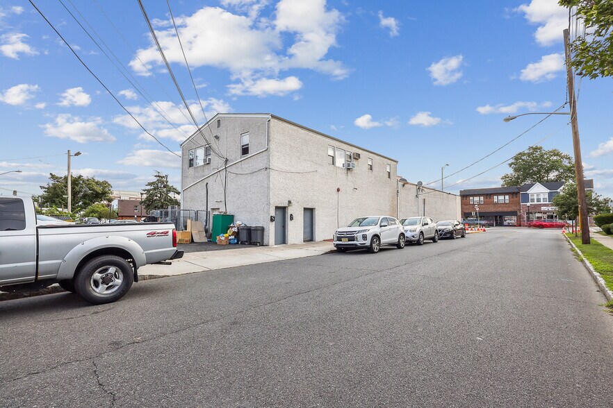 More Photos Of 147 Chestnut St, Roselle Park Storefront Retail Residential For Sale