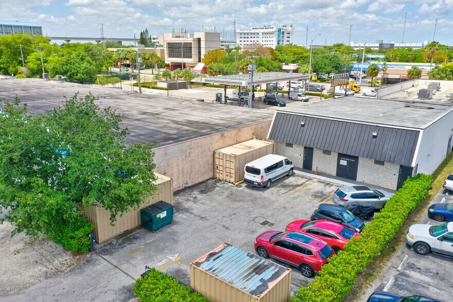 More Photos Of 67 NW 166th St, North Miami Beach Industrial For Sale