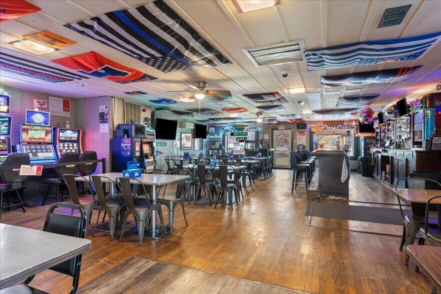 More Photos Of 104 Taylorville Rd, Taylorville Restaurant For Sale