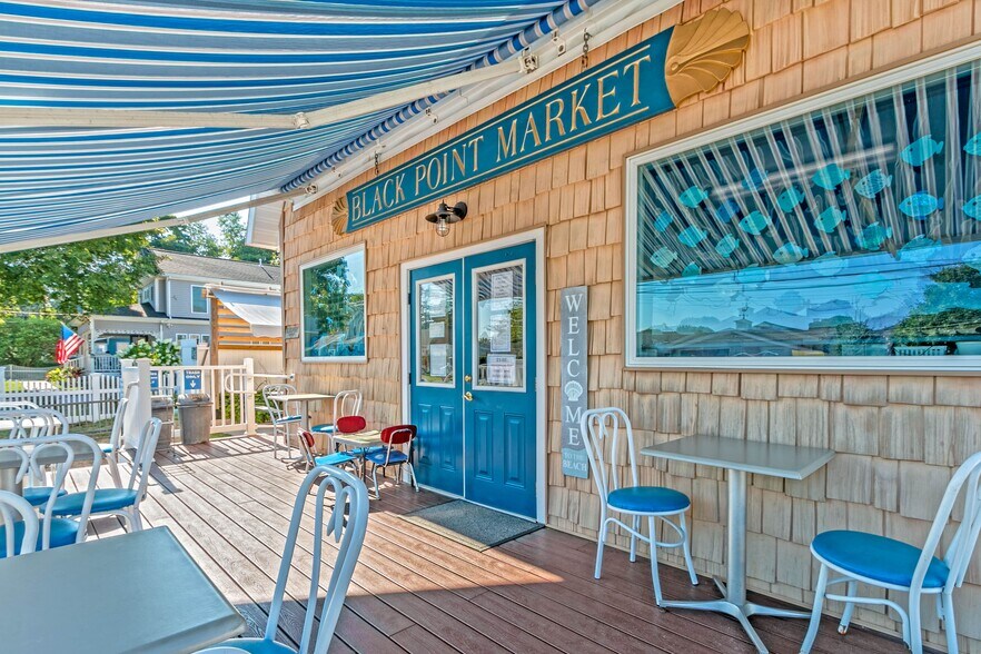 More Photos Of 35 Nehantic Dr, Niantic Storefront Retail Residential For Sale