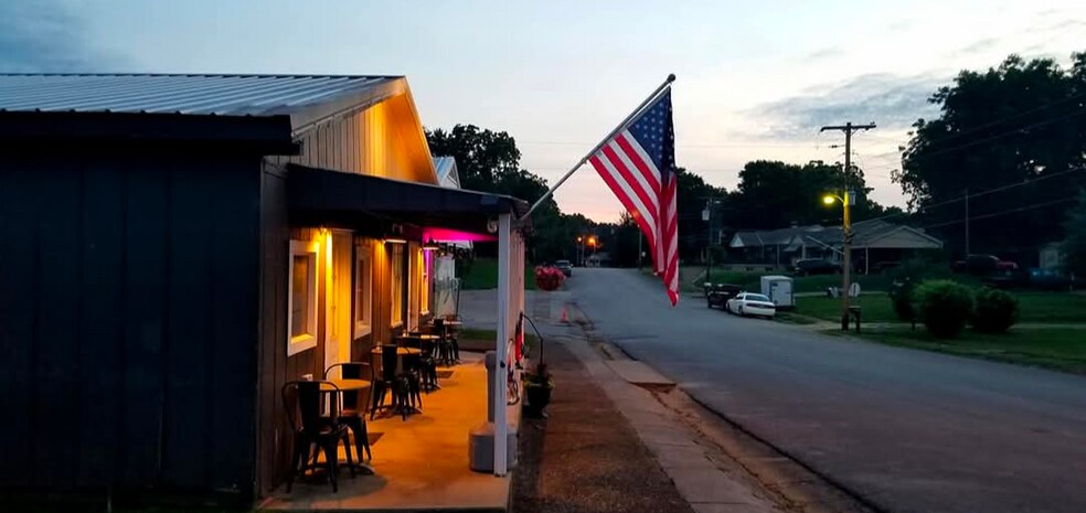 More Photos Of 339 Main St, Waterloo Restaurant For Sale