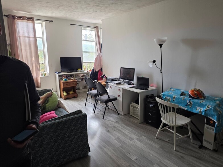 More Photos Of 4-6 Sykes St N, Meaford Apartments For Sale