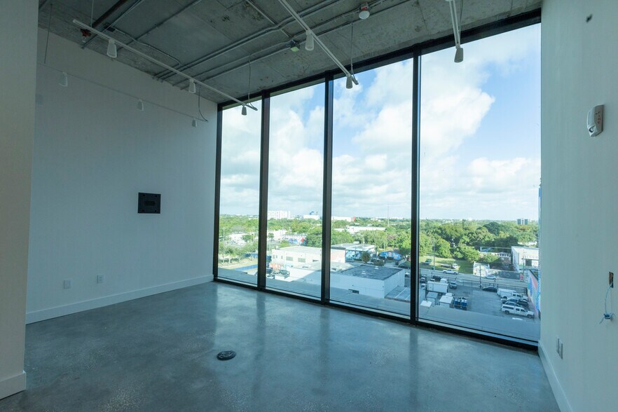 More Photos Of 127 NW 27th St, Miami Unknown For Lease