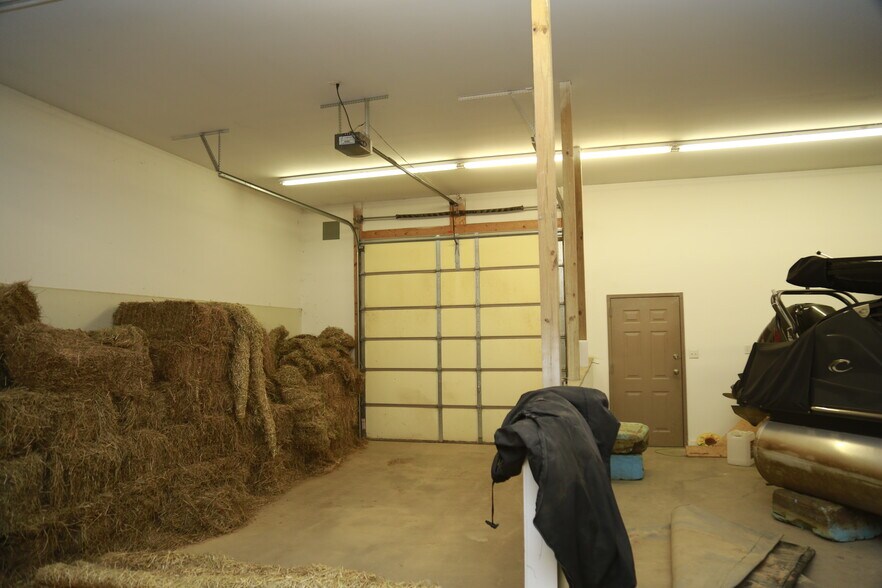 More Photos Of 925 Canyon Rd, Morgantown Distribution For Lease