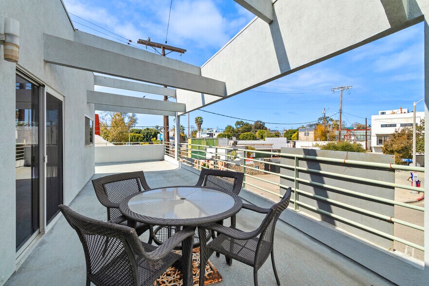 More Photos Of 905 Electric Ave, Venice Office For Lease