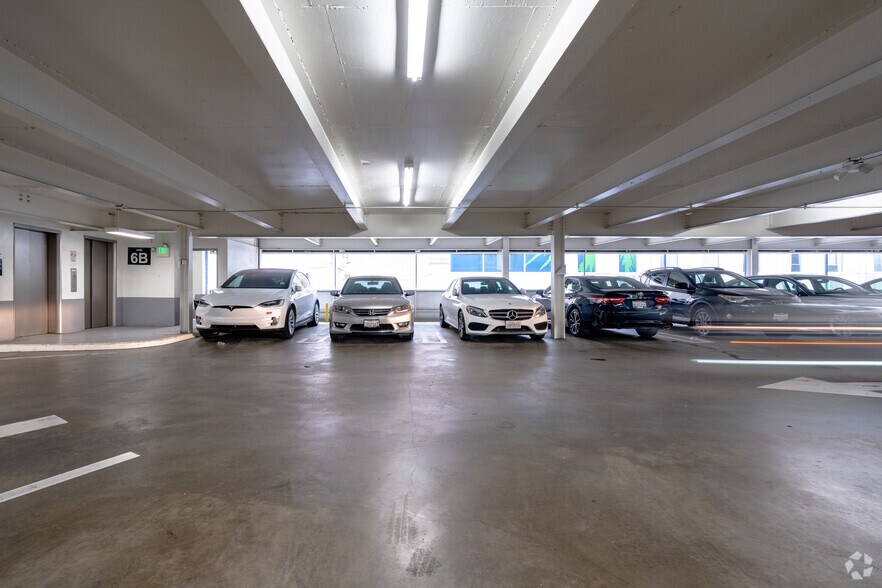 More Photos Of 811 Wilshire Blvd, Los Angeles Office For Lease