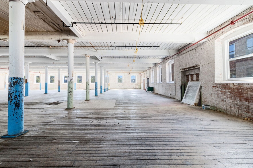 More Photos Of 28 Anawan St, Fall River Manufacturing For Sale