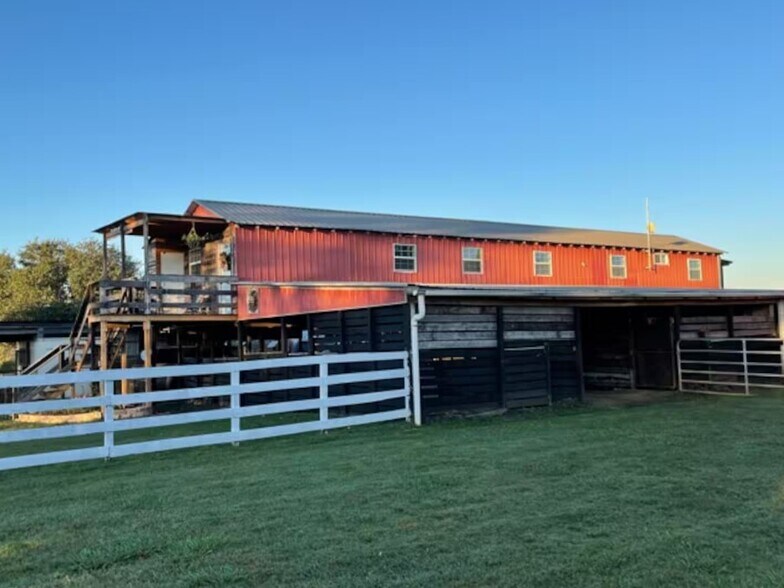 More Photos Of 1281 Post Oak Point Rd, New Ulm Hospitality For Sale
